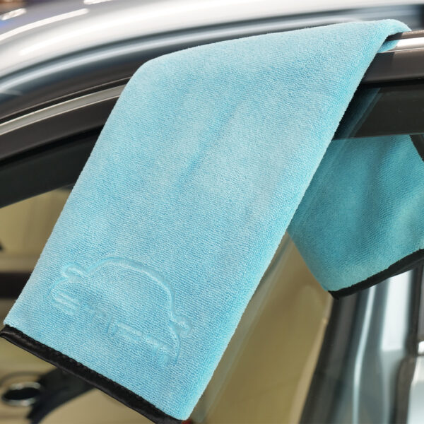 Stipt Glass Towel tussen autodeur